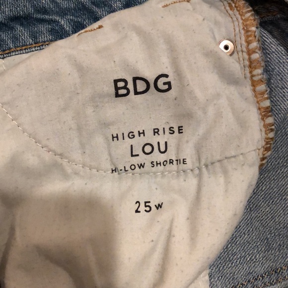 BDG High Rise Lou Hi-Low Shortie Size 25 - Picture 3 of 3